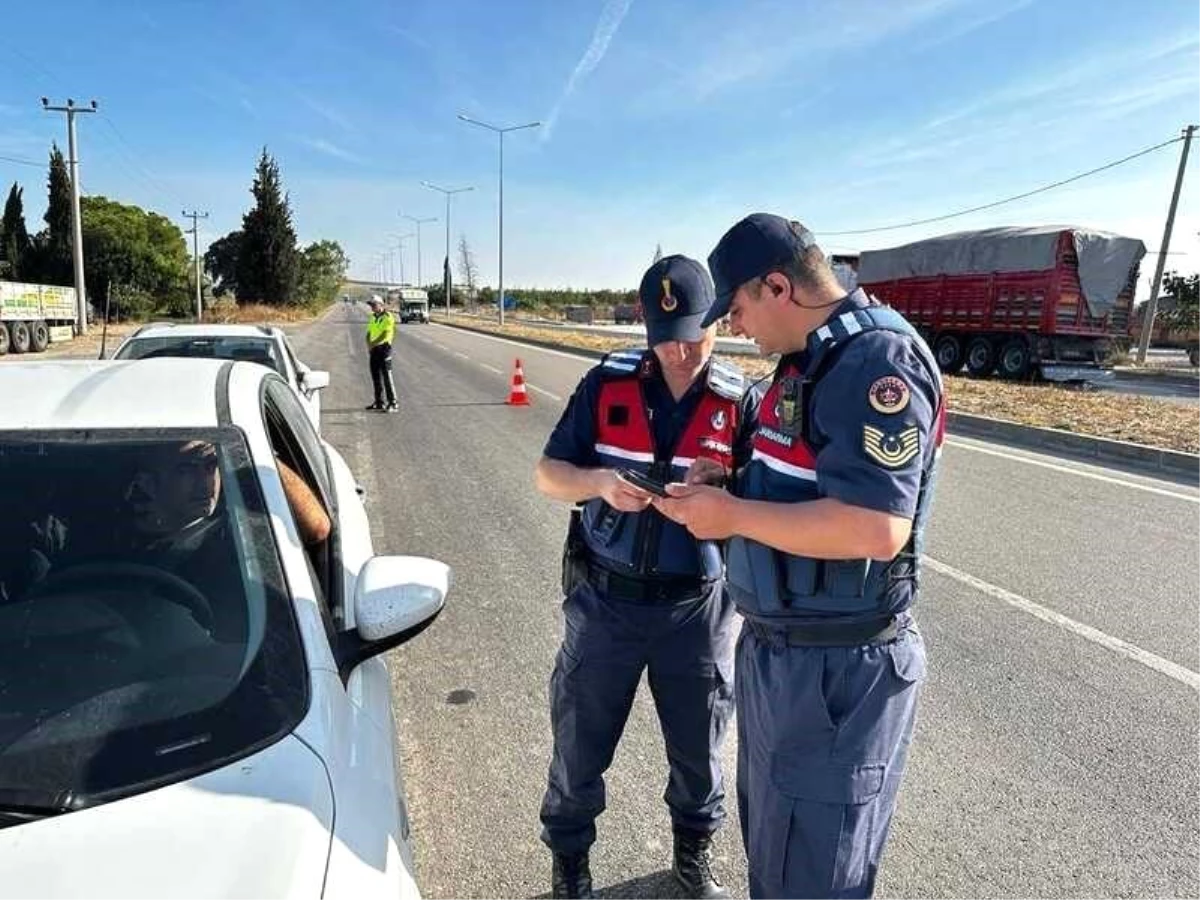 Balıkesir'de Huzur Operasyonunda 24 Şahıs Yakalandı